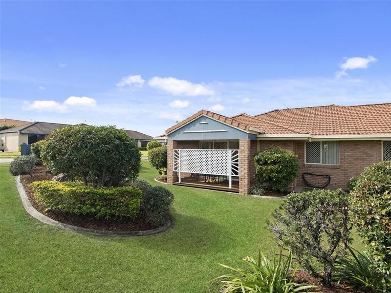 1/1 Peppertree Circuit, Robina QLD 4226