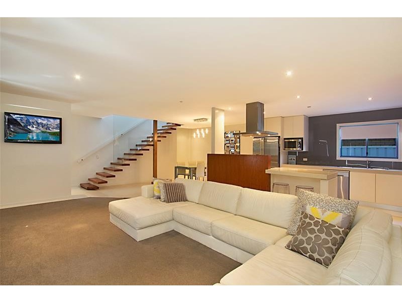 66 Philippine Parade, Palm Beach QLD 4221