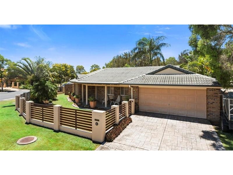 2 Silver Glade Drive, Elanora QLD 4221