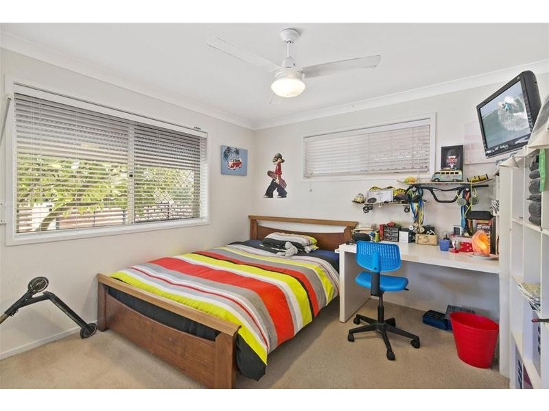 2 Silver Glade Drive, Elanora QLD 4221