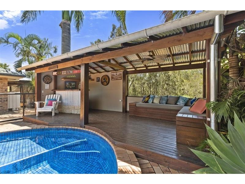 2 Silver Glade Drive, Elanora QLD 4221