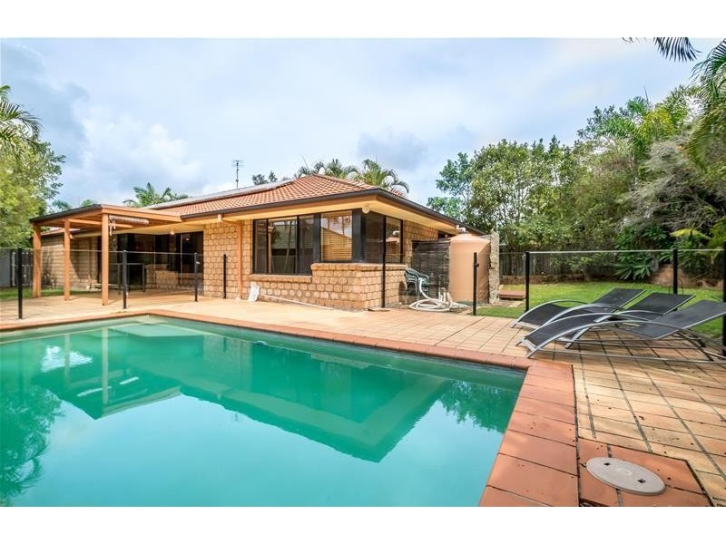 37 Northlakes Drive, Elanora QLD 4221