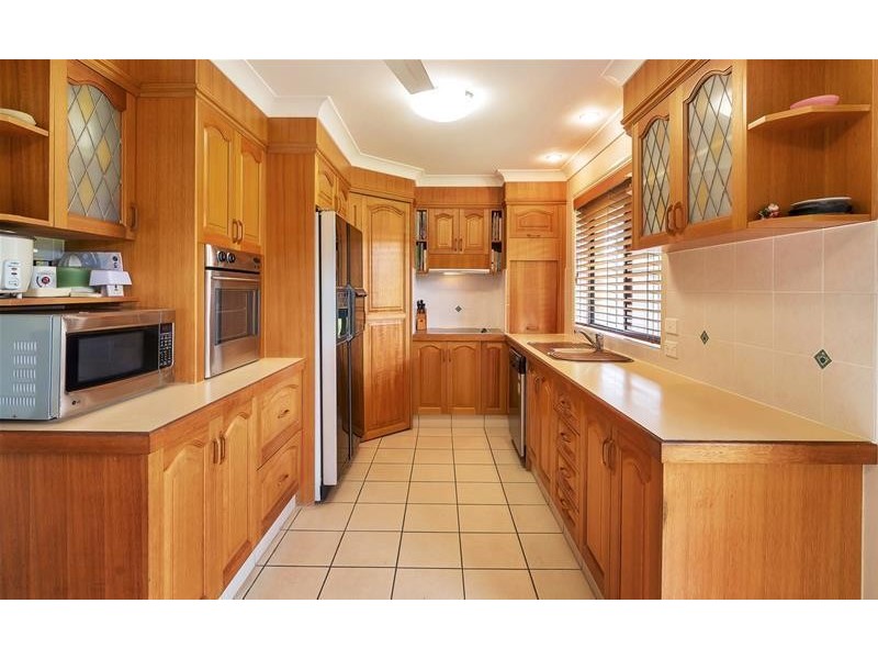 31 Colvillea Court, Palm Beach QLD 4221