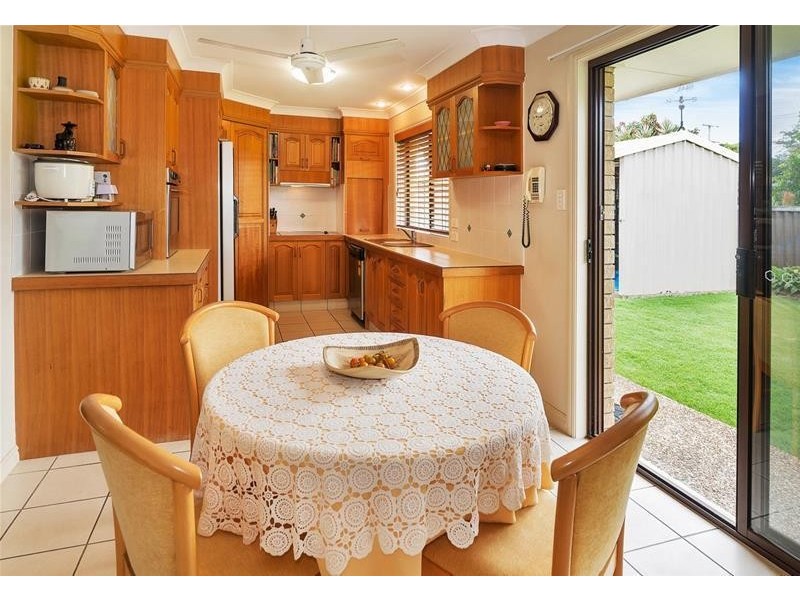 31 Colvillea Court, Palm Beach QLD 4221