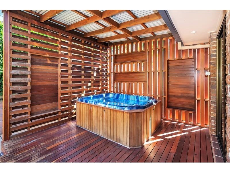 21 Currant Street, Elanora QLD 4221