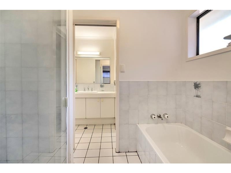 21 Currant Street, Elanora QLD 4221