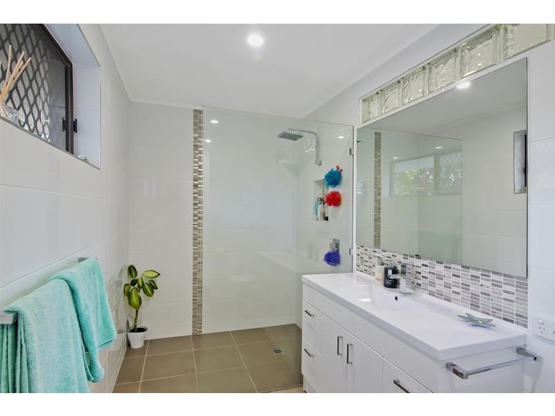 2 Drumfish Drive, Currumbin Waters QLD 4223