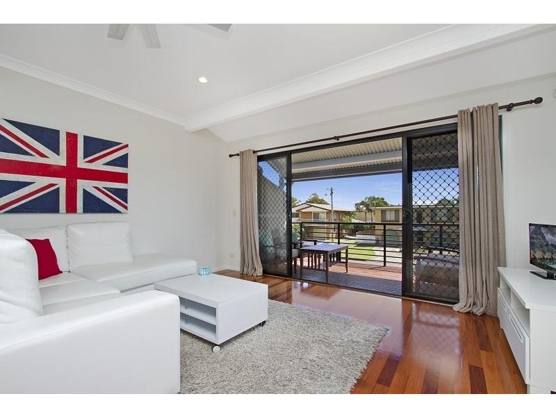 1/10 Walker Avenue, Palm Beach QLD 4221