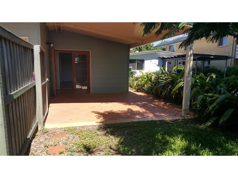 96 Albion Avenue, Miami QLD 4220