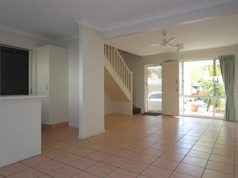 82/2 Coolgardie Street, Elanora QLD 4221