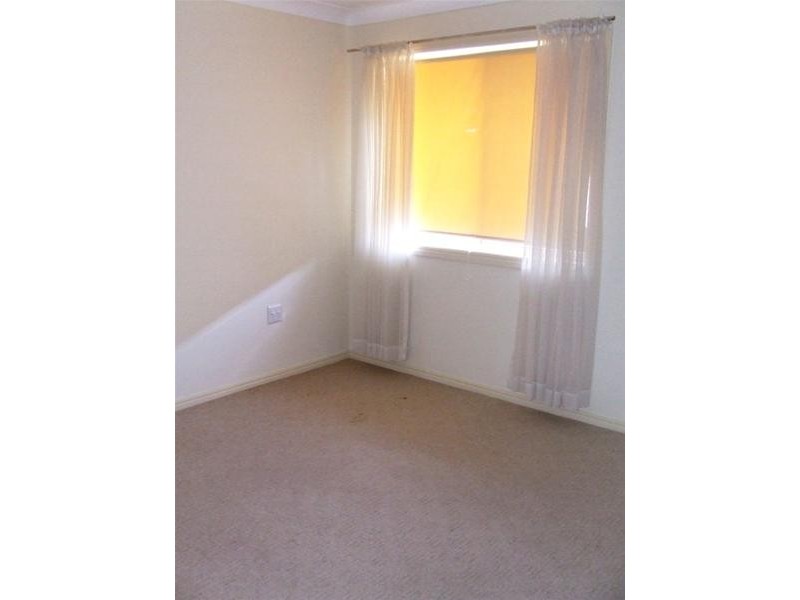 8 Nyoka Court, Elanora QLD 4221