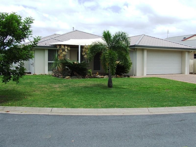 8 Nyoka Court, Elanora QLD 4221