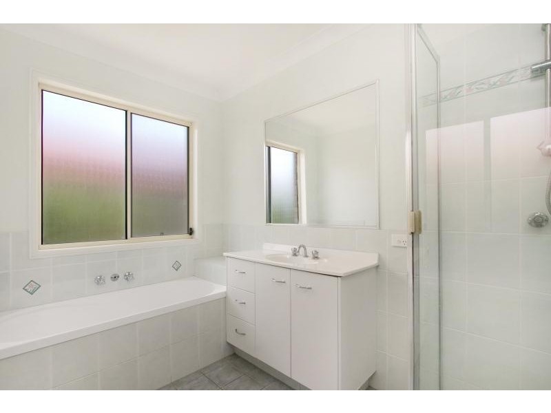 25 Tipuana Drive, Elanora QLD 4221