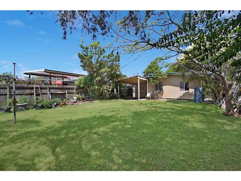 147 Laguna Avenue, Palm Beach QLD 4221