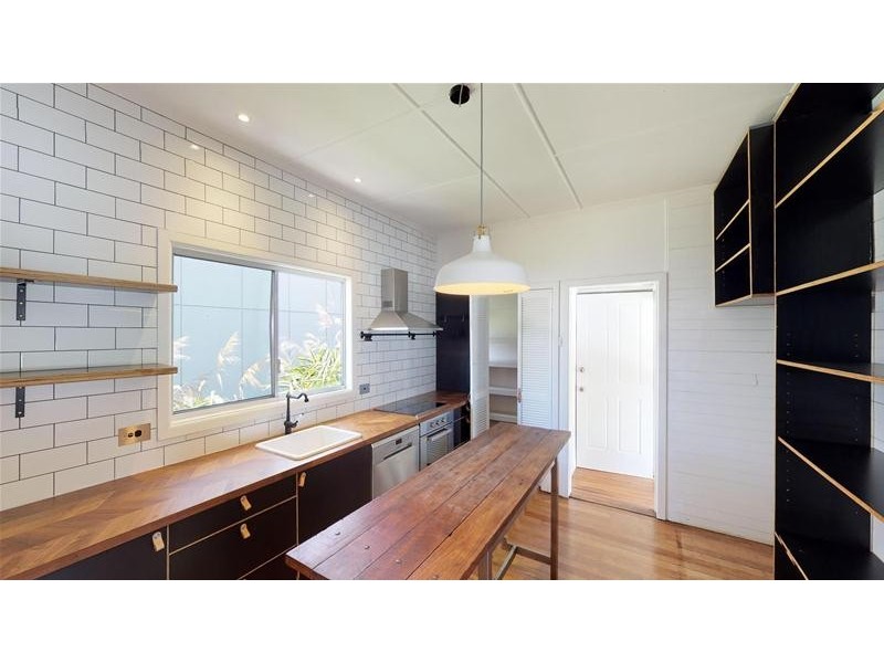 18A Currumbin Creek  Road, Currumbin Waters QLD 4223