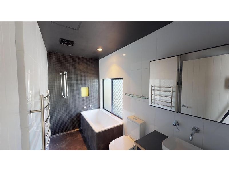 18A Currumbin Creek  Road, Currumbin Waters QLD 4223