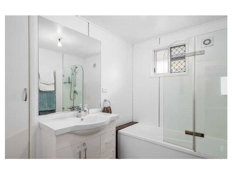 430 Cypress Terrace North Terrace, Palm Beach QLD 4221