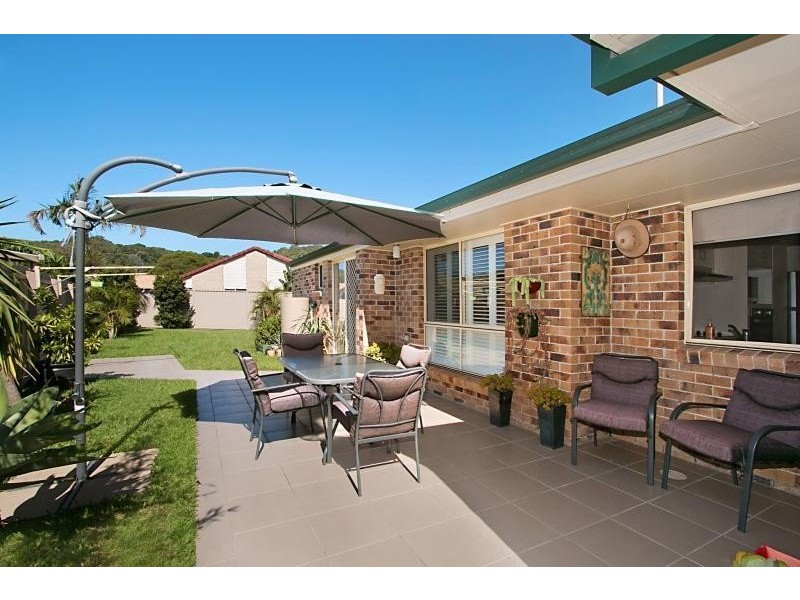 1/11 Carstens  Court, Currumbin Waters QLD 4223