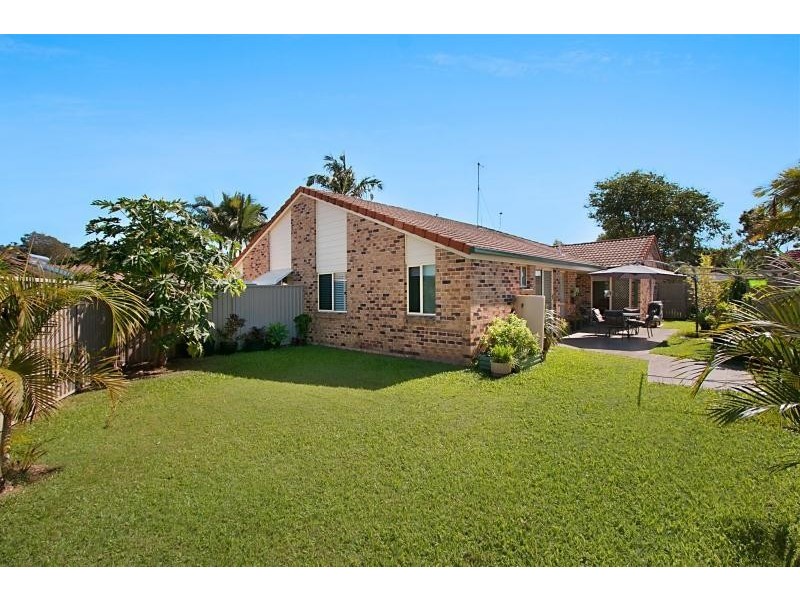 1/11 Carstens  Court, Currumbin Waters QLD 4223