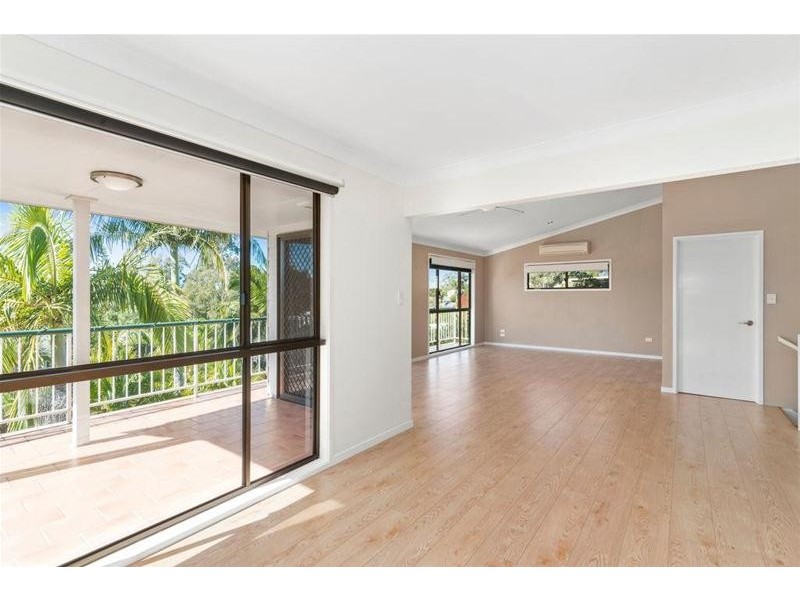 155 K P McGrath Drive, Elanora QLD 4221
