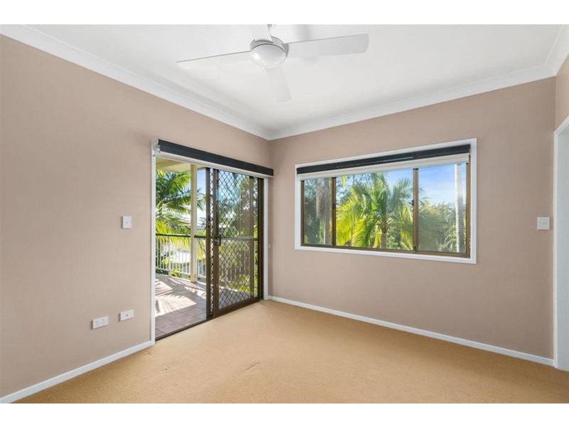 155 K P McGrath Drive, Elanora QLD 4221