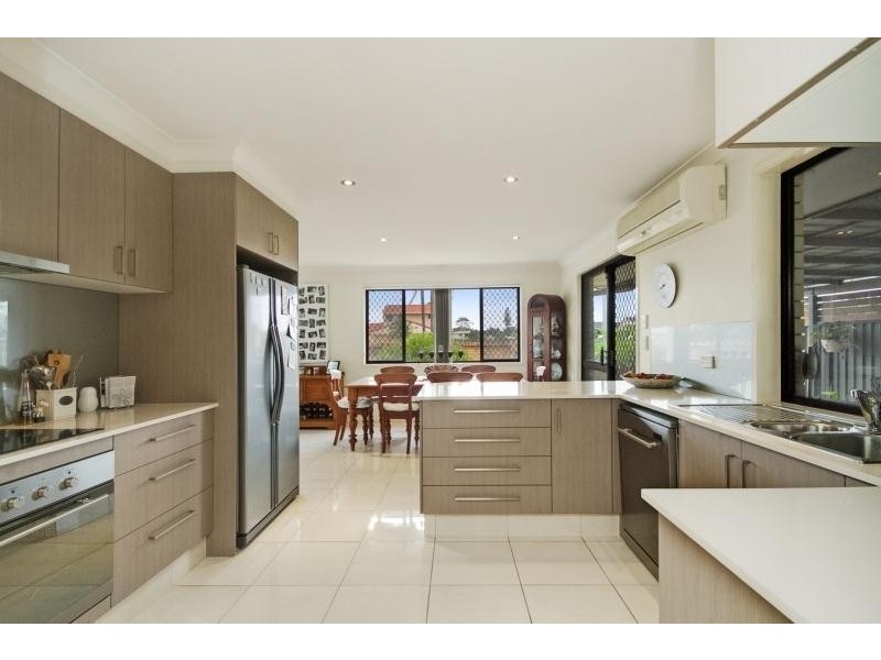 2 Myrtle Court, Palm Beach QLD 4221