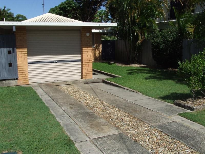 8 Cypress Terrace, Palm Beach QLD 4221