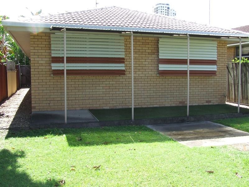 8 Cypress Terrace, Palm Beach QLD 4221