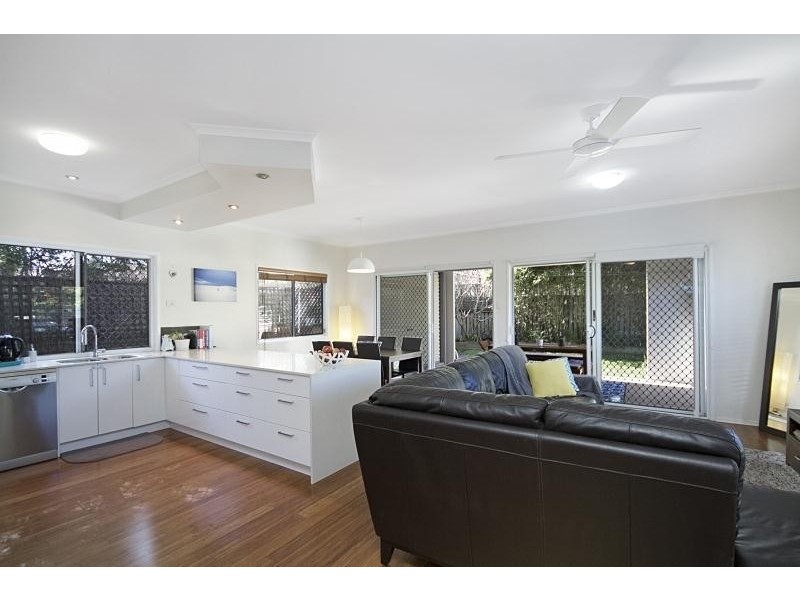 2/23 Twenty Fourth Avenue, Palm Beach QLD 4221