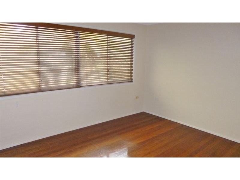 215 Jefferson Lane, Palm Beach QLD 4221