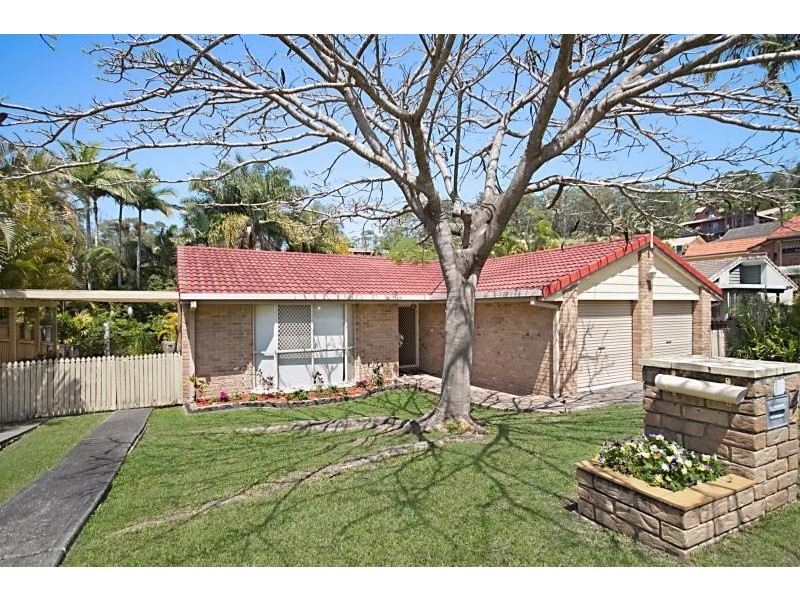 4 Bronzewing Close, Elanora QLD 4221