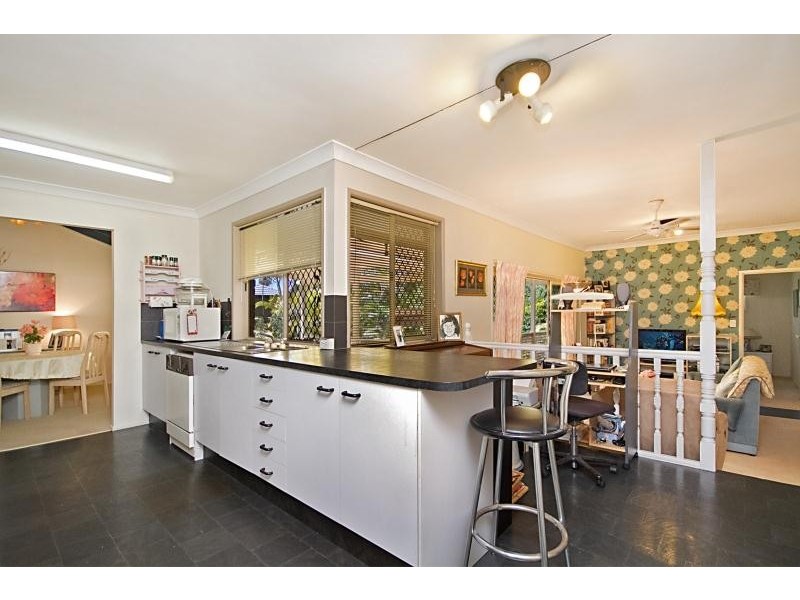 4 Bronzewing Close, Elanora QLD 4221