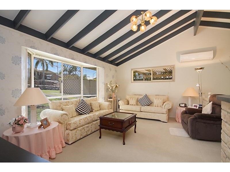 4 Bronzewing Close, Elanora QLD 4221