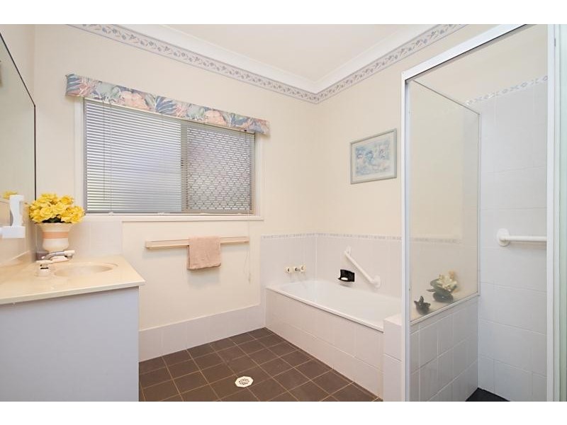 4 Bronzewing Close, Elanora QLD 4221