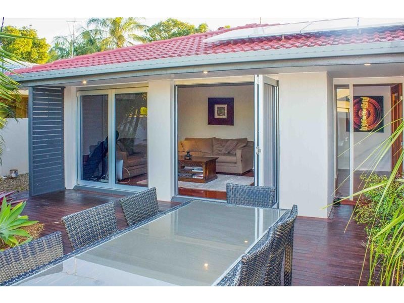 55 Mallawa Drive, Palm Beach QLD 4221