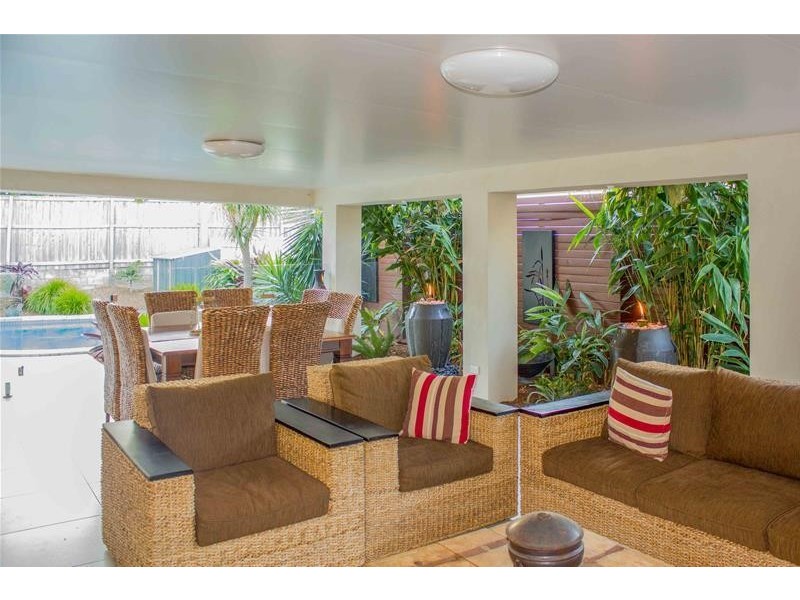 55 Mallawa Drive, Palm Beach QLD 4221