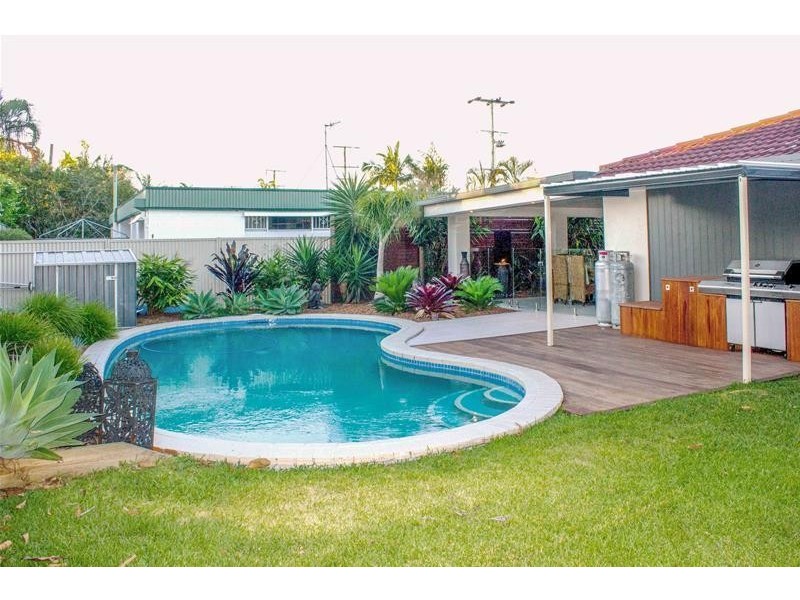 55 Mallawa Drive, Palm Beach QLD 4221