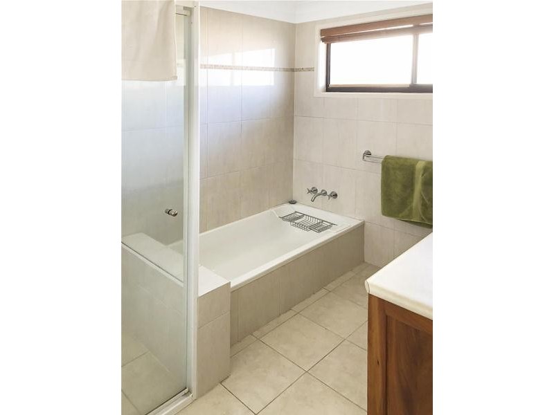 40 Melaleuca Drive, Palm Beach QLD 4221