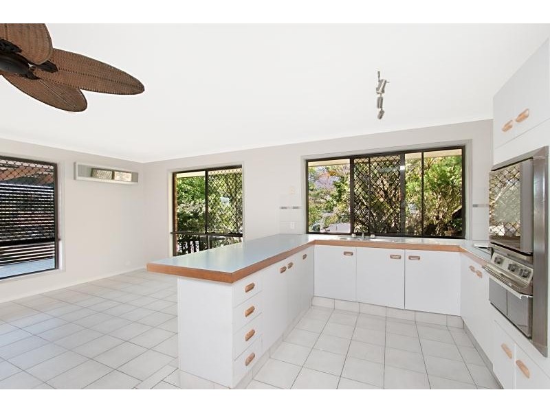 75 Saffron Street, Elanora QLD 4221