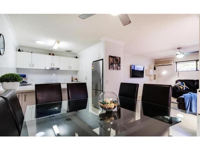 2/7 Flora Close, Burleigh Waters QLD 4220