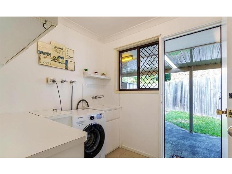 2/7 Flora Close, Burleigh Waters QLD 4220
