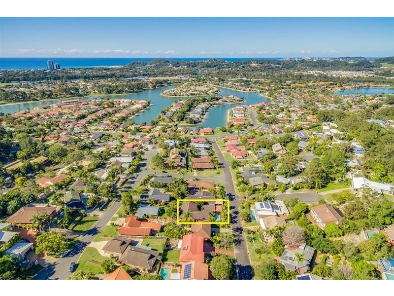 15 Foothill Street, Elanora QLD 4221