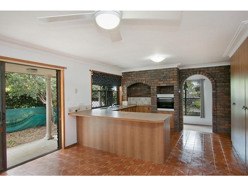 15 Foothill Street, Elanora QLD 4221