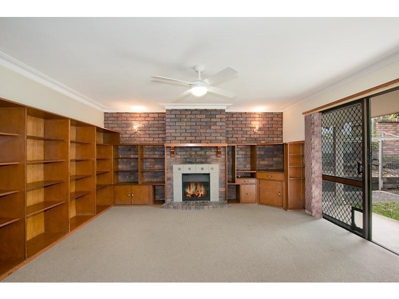 15 Foothill Street, Elanora QLD 4221