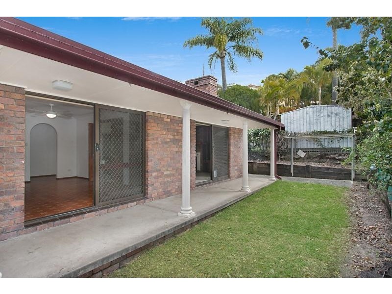 15 Foothill Street, Elanora QLD 4221