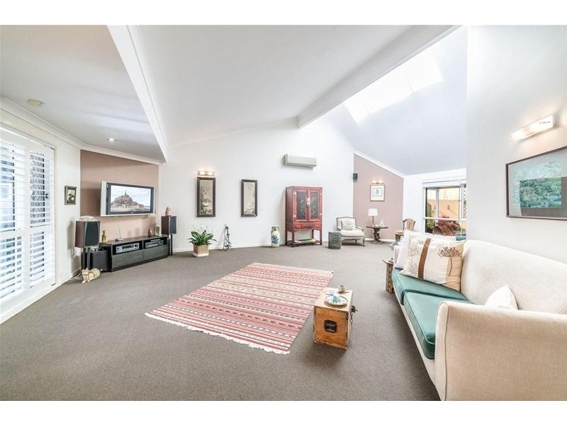 23 Portobello Drive, Mermaid Waters QLD 4218