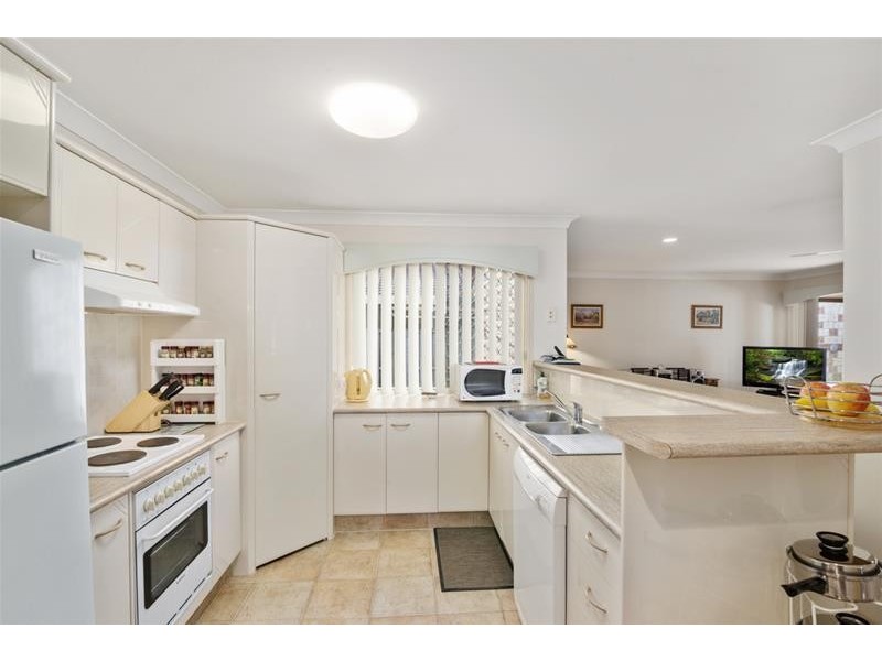 16 Eudonia Court, Elanora QLD 4221