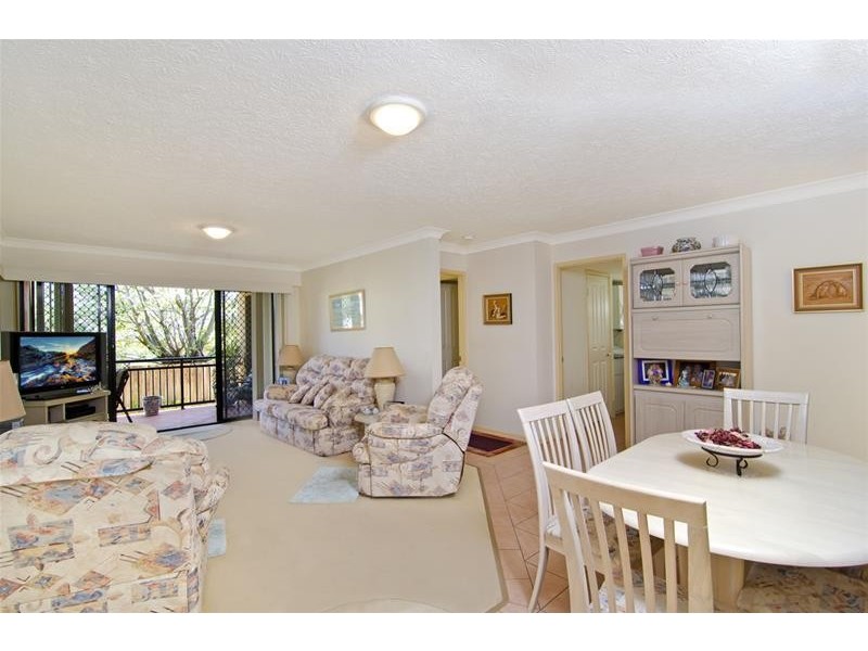4/5 Tarni Avenue, Palm Beach QLD 4221