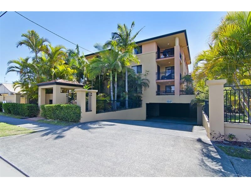 4/5 Tarni Avenue, Palm Beach QLD 4221