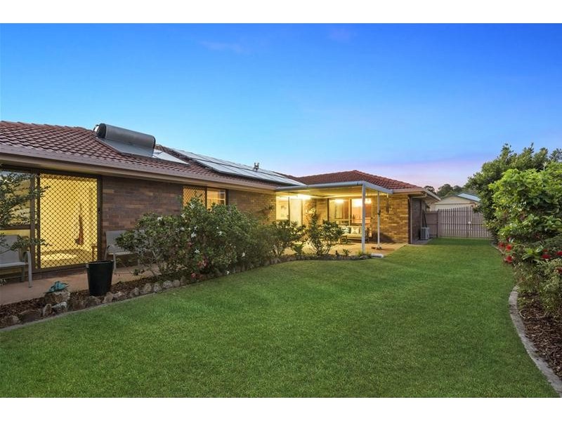 16 Sequoia Close, Elanora QLD 4221